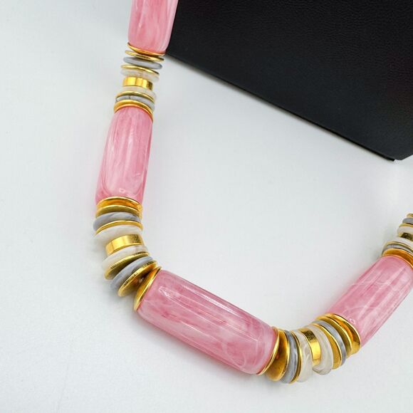 Vintage Lucite Gold Tone Pink Beaded Statement Necklace Geometric Bar Retro - Picture 4 of 13